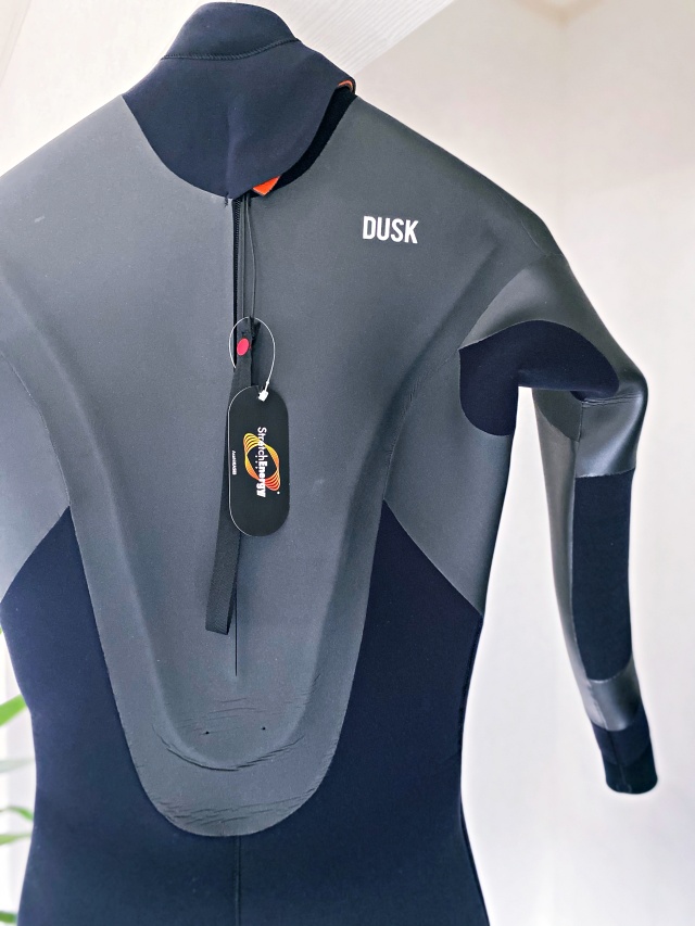 duskウエットスーツトリム