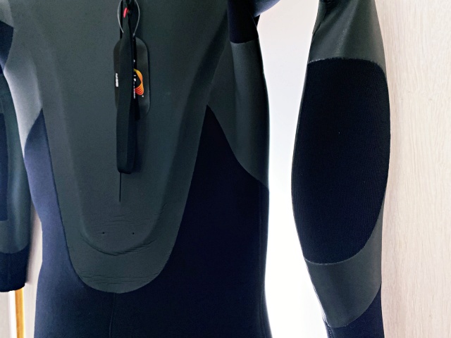 duskウエットスーツtrim_肘パッド